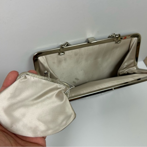 Vintage Silver shiny evening bag clutch or chain handle - Picture 9 of 12